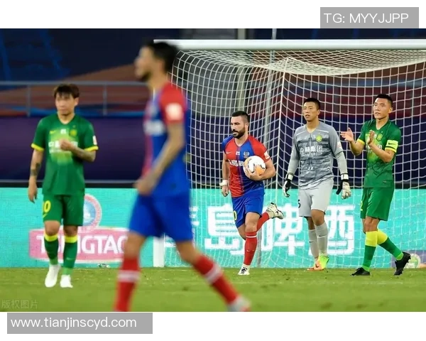 亮了!河南队门将无法吐水苦笑,足协杯决赛:北京国安哀兵夺冠